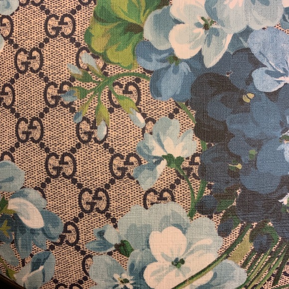 Authentic Gucci Bloom Blue/Red Crossbody - Picture 6 of 15